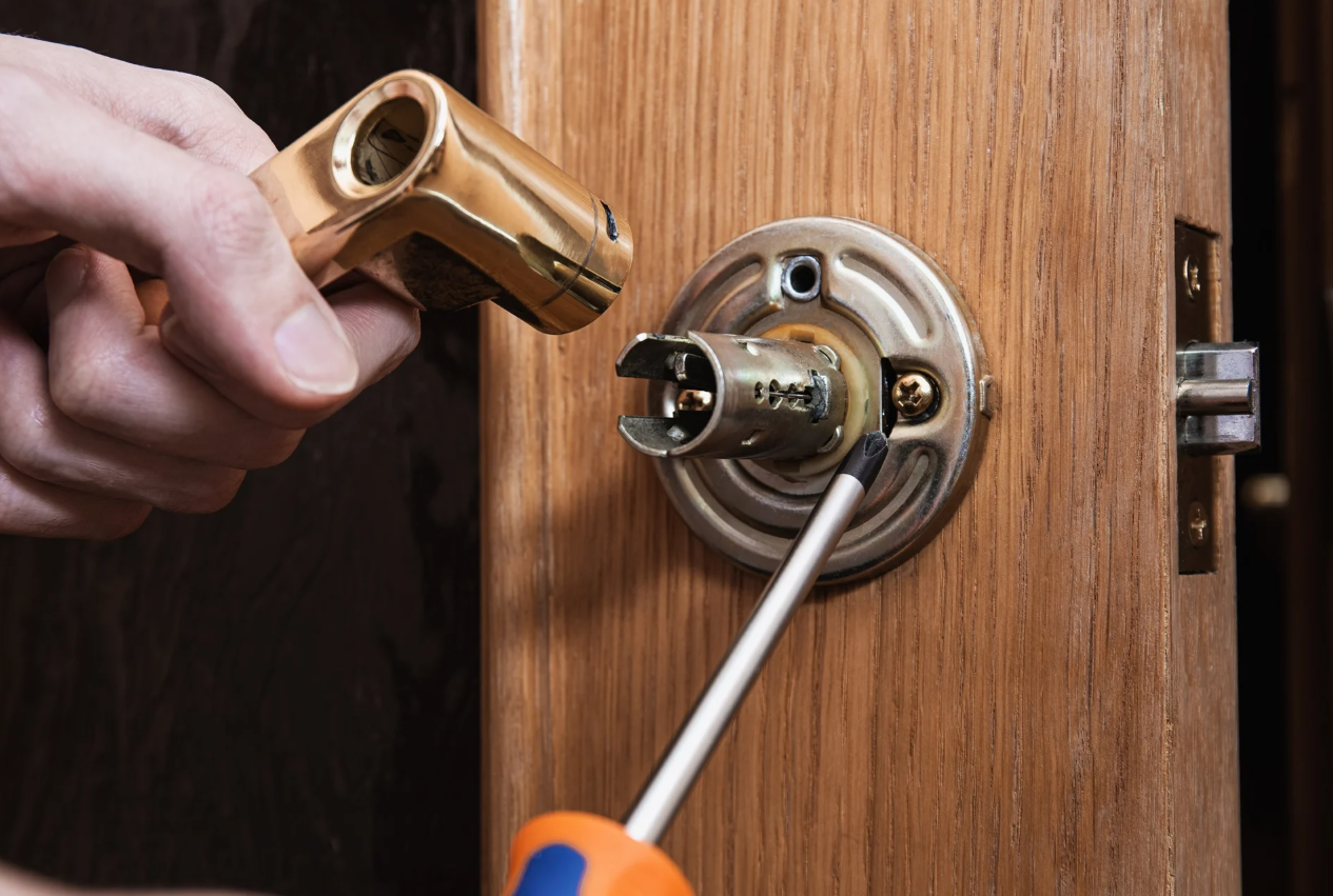 Residential locksmith service in Columbus, Ohio.
