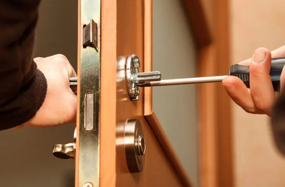 Residential locksmith service in Columbus, Ohio.