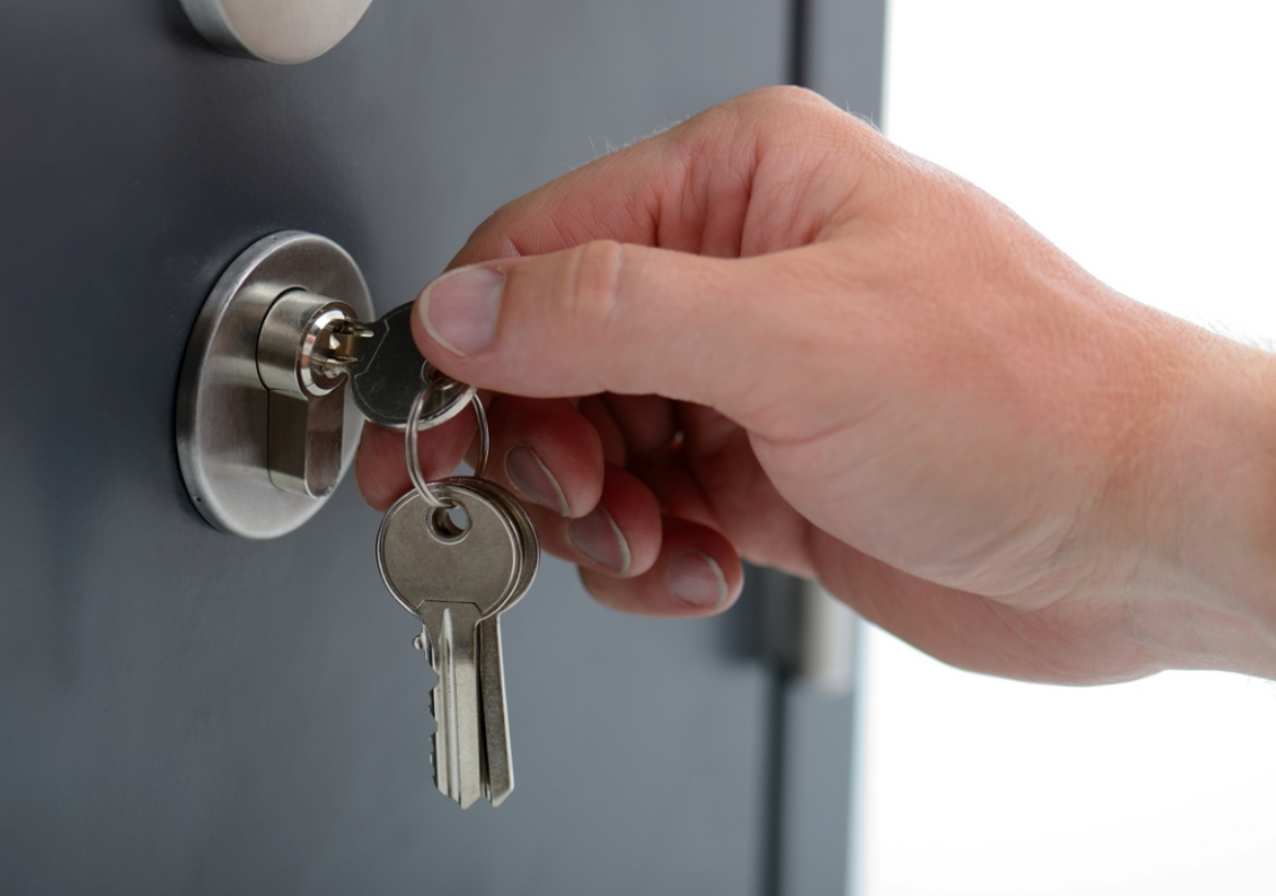 Alt text: "Emergency locksmith services provided by ABC Locksmith Ohio, available 24/7 for lock repairs and replacements in Ohio."